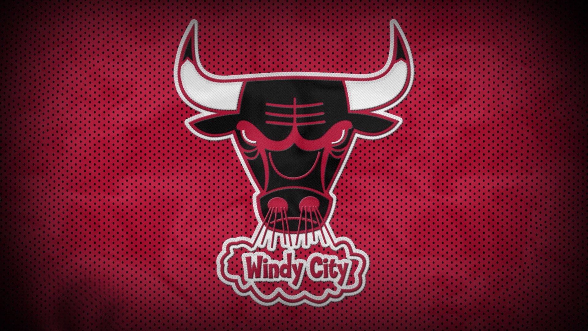 詹姆斯半场手感回暖独揽10分 防守端两断一帽展现全能统治力