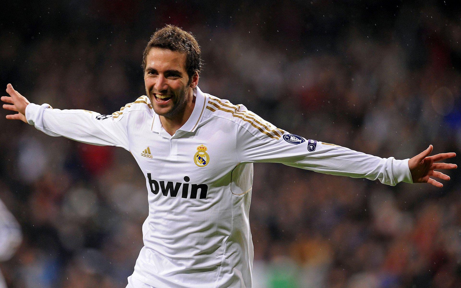 英媒曝枪手密谈吉滕斯经纪人 多特边锋成夏窗抢手货